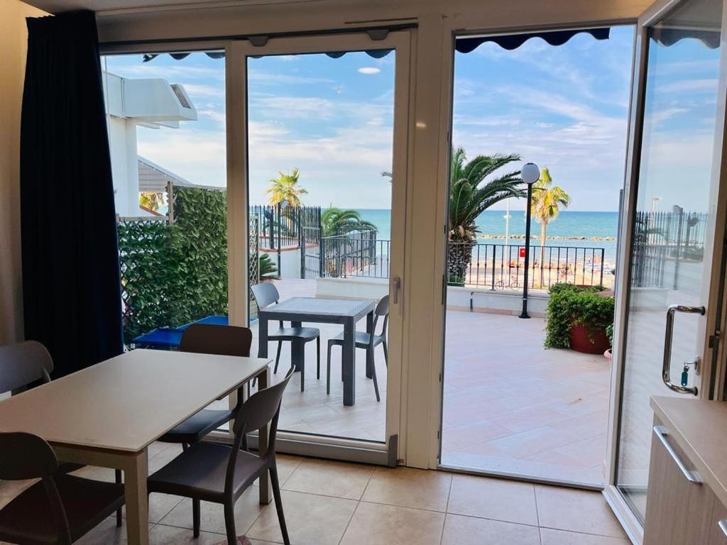 Residence Sei Delfini Термоли Екстериор снимка
